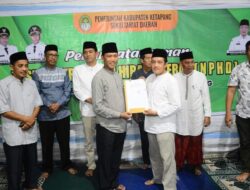 Serahkan Bantuan Hibah, ini Pesan Wabup