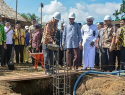 Wabup Farhan Letakan Batu Pertama Pembangunan Masjid Baiturrahman
