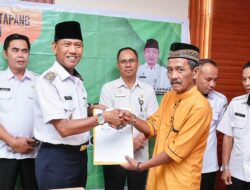 Wabup Kembali Serahkan Dana Hibah Ketempat Ibadah