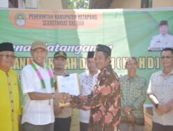 Wabup Farhan Kembali Serahkan Dana Hibah Di Sandai
