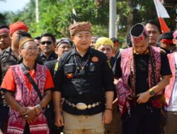 Sekda Hadiri Acara Adat Sapat Tahun Sisih Musim Desa Jungkal