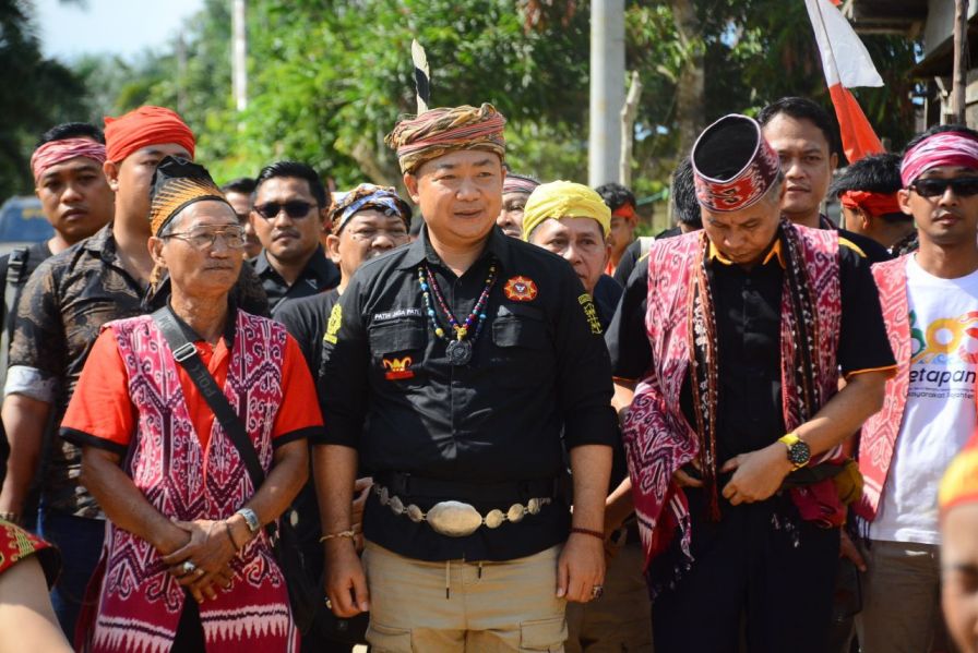 Sekda Ketapang Alexander Wilyo saat Hadiri Cara Adat Sapat Tahun Sisih Musim