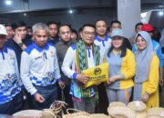 Bupati Martin Dampingi KSP Moeldoko Kunjungi Bazar UMKM dan Safety Ridding