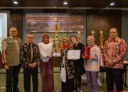Komunitas The Power of Mama Terima Penghargaan Nasional Clean Air Championship Award