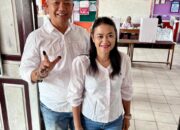 Kompak Berikan Hak Pilih Bersama istri, Alex: Optimis Menang Berkat Dukungan Masyarakat yang Terus Mengalir