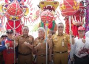 Puluhan Naga dan Barongsai beratraksi di halaman Kantor Bupati Ketapang