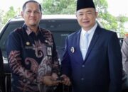 Pemkab Ketapang Serah-Terima Mobil Dinas Bupati dan Wabup