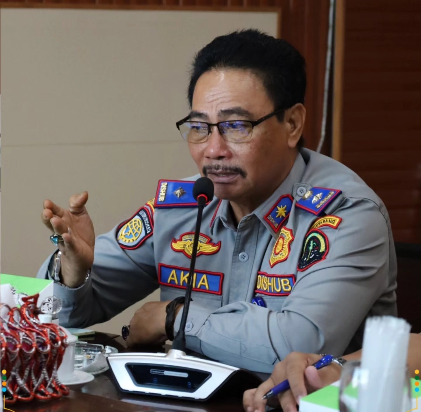 keterangan poto: Kepala Dinas Perhubungan Akia