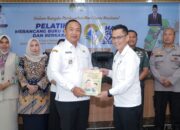 Bupati Ketapang Buka Pelatihan Merancang Buku Cerita dan Berkarakter Serta Lounching Buku Panduan Lengkap KSP PAUD