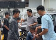 Momentum Lebaran, AJK Ajak Puluhan Anak Belanja Baju dan Berikan Santunan