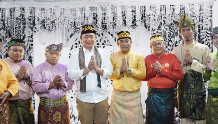 Bupati Alex Hadiri Halal Bihalal di Kediaman Pangeran Mangkunegara Kerajaan Matan Tanjung Pura