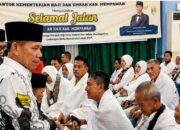 Wabup Jamhuri Antar Jemaah Haji di Embarkasi Batam Menuju Mekkah