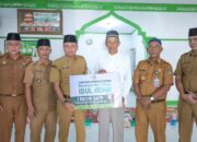 Pemkab Ketapang Serahkan Bantuan Hewan Kurban untuk Surau Miftahul Jannah Sukamaju