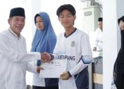 Pemkab Ketapang Serahkan Bonus kepada Kafilah Berprestasi MTQ XXXIV Kalbar